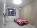 お部屋の一例。全部のお部屋は違う壁紙です。